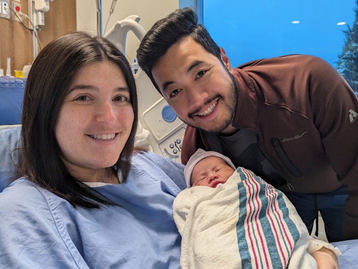  Parents Katie and Vic welcome Mia, first baby of 2024 born at Cortellucci Vaughan Hospital. (Supplied/Mackenzie Health)