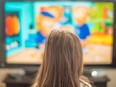 The federal government will unveil draft regulations in the spring that will ban children's advertising on TV and the internet.