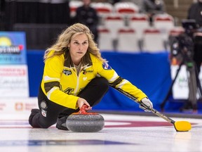 Jennifer Jones beat fellow Winnipegger Kate Cameron 12-7 in the semifinal on Sunday.
