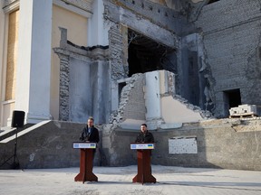 Greece's Prime Minister Kyriakos Mitsotakis (left) and Ukraine's President Volodymyr Zelensky