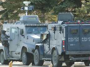 Calgary Police and RCMP tactical team members