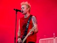 Deryck Whibley sings as Sum 41 plays