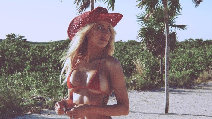 Brittany Mahomes shares 'micro' bikini snap from SI, reignites debate