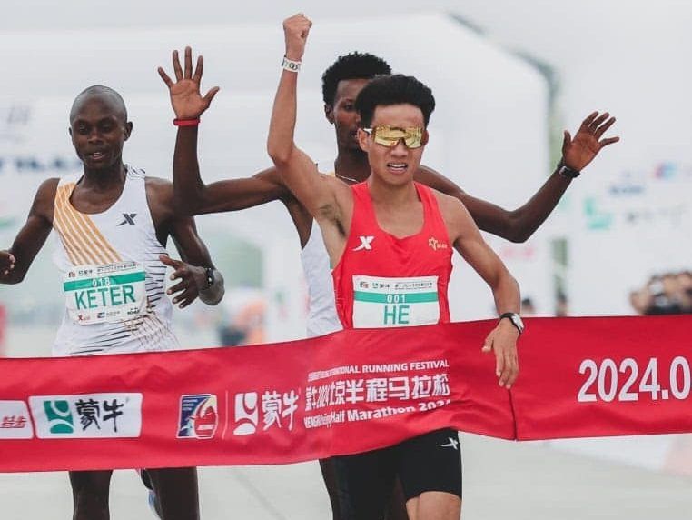 Three African runners seemingly let Chinese champ win Beijing marathon in bizarre finish