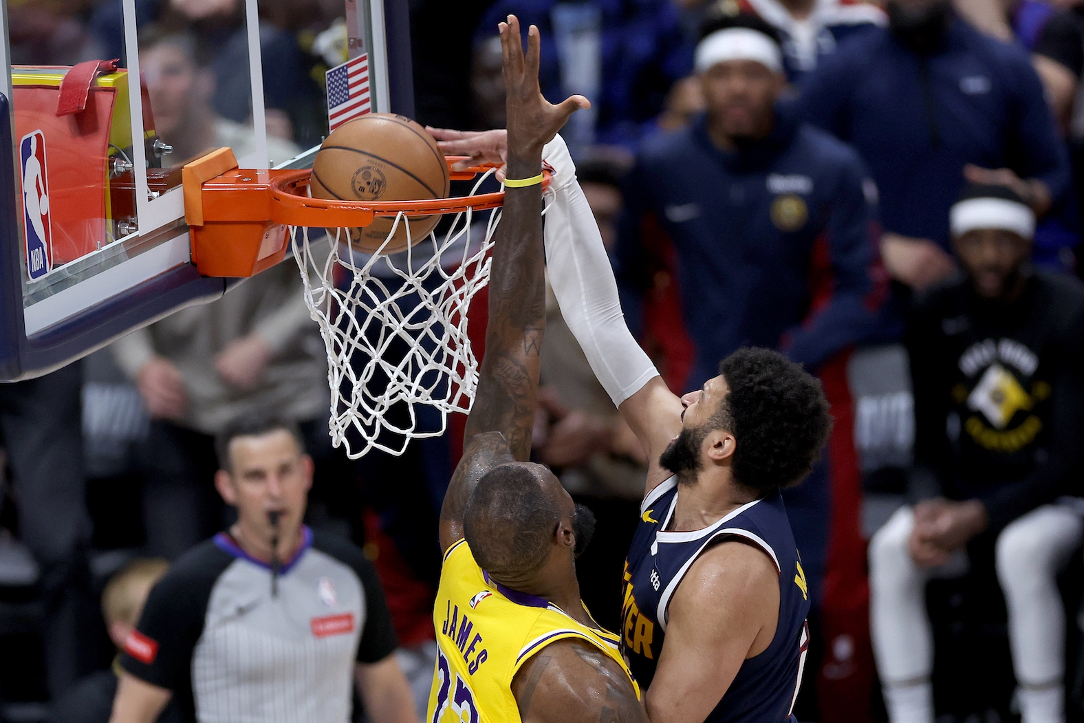 Jamal Murray overcomes injury to dunk on LeBron, hit winner to knock Lakers  out | Toronto Sun