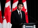 El primer ministro Justin Trudeau pronuncia un discurso sobre los recientes acontecimientos en Israel en Ottawa el sábado 13 de abril de 2024.