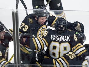 David Pastrnak marque en prolongation, mettant ainsi fin à la saison des Gutsy Leafs