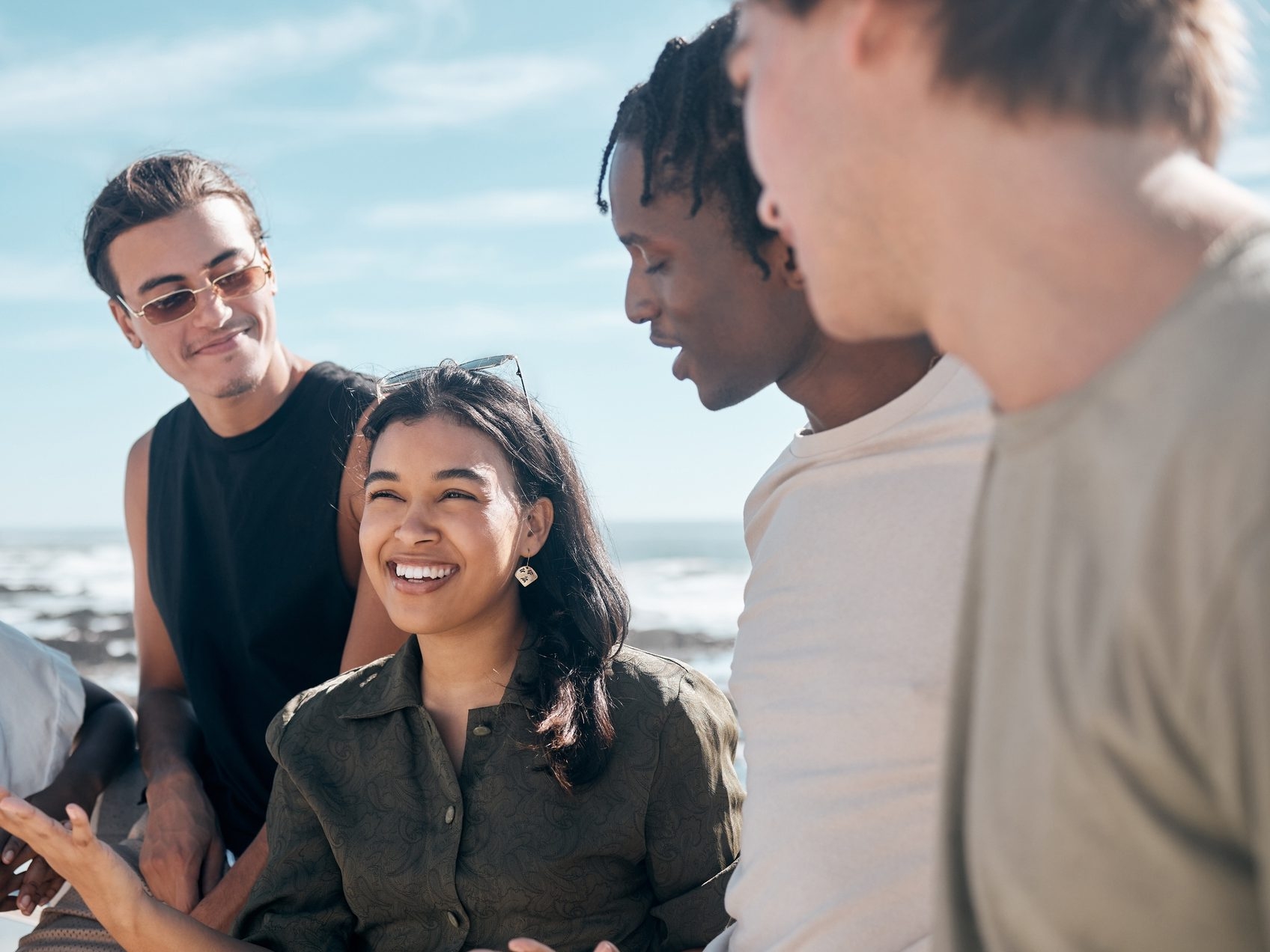 Men who have different taste in women more likely to be friends: Study