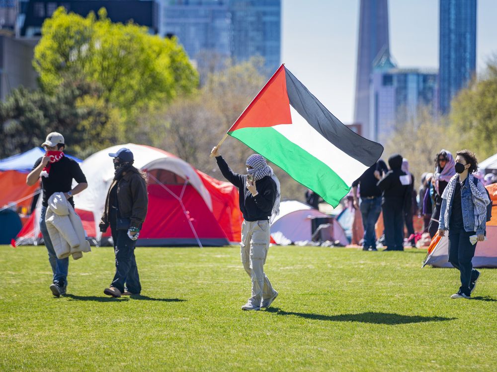 https://smartcdn.gprod.postmedia.digital/torontosun/wp-content/uploads/2024/05/University_of_Toronto_U_of_T_student_Palestinian_campus_Protest_Jewish_Israel_4x3-1.jpg?quality=90&strip=all&w=564&h=423&type=webp&sig=am2Ye6cAanZJZ9IIKBxFcQ