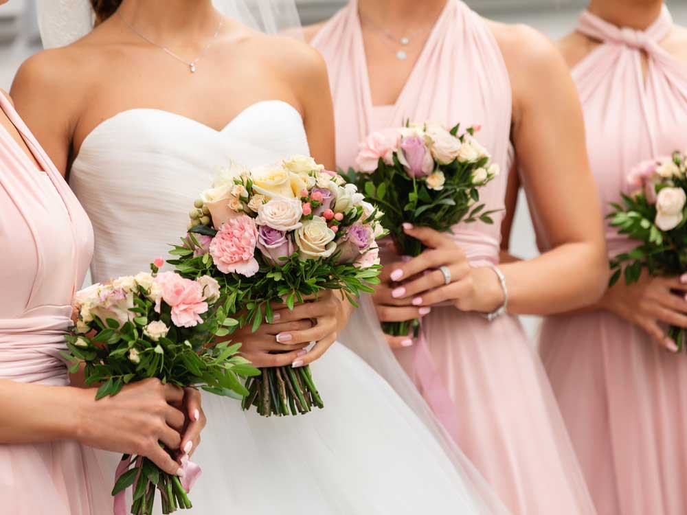 DEAR ABBY: Man asked his girlfriend to decline a wedding role