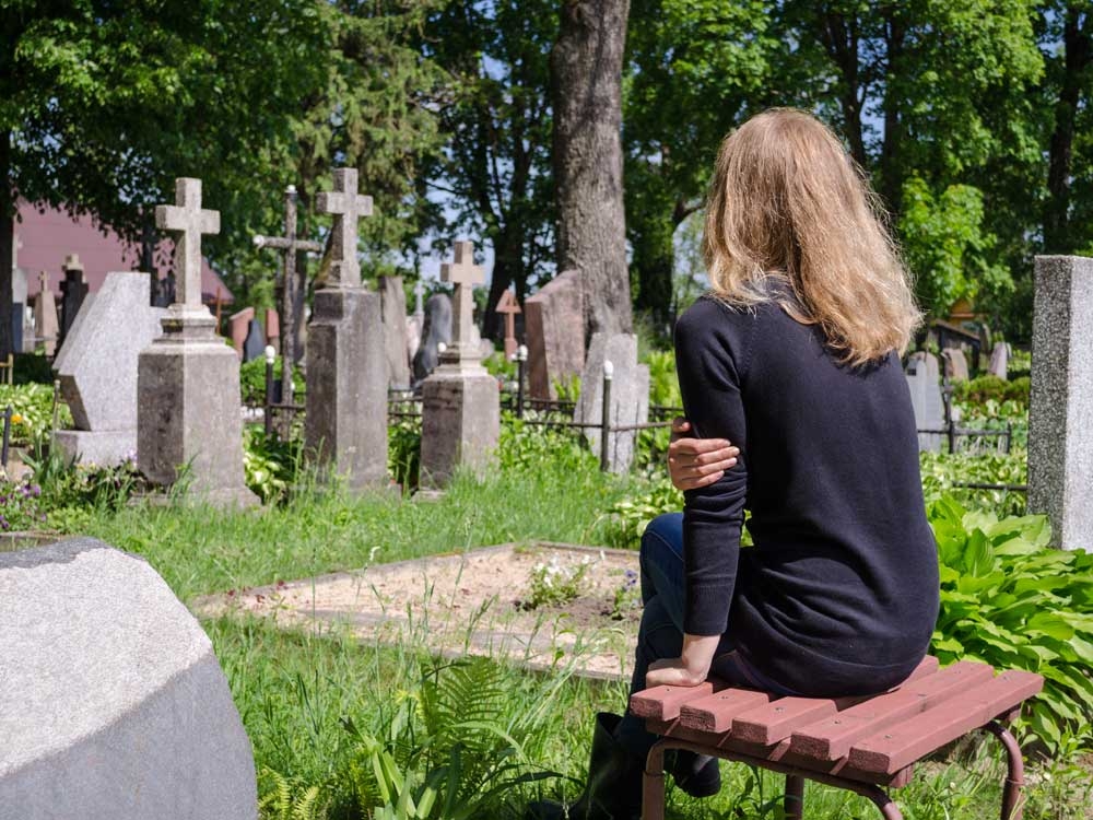 DEAR ABBY: Siblings fail to support one of their own after loss