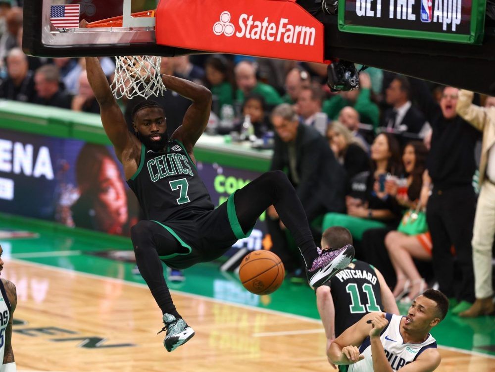 Celtics Beat Mavericks 105-98, Take 2-0 Lead In NBA Finals | Toronto Sun