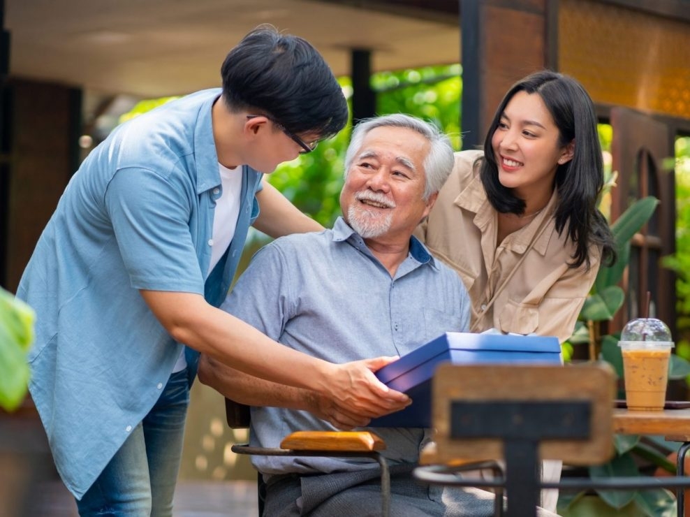 Canadians looking forward to spending time and money on dad this Father's Day