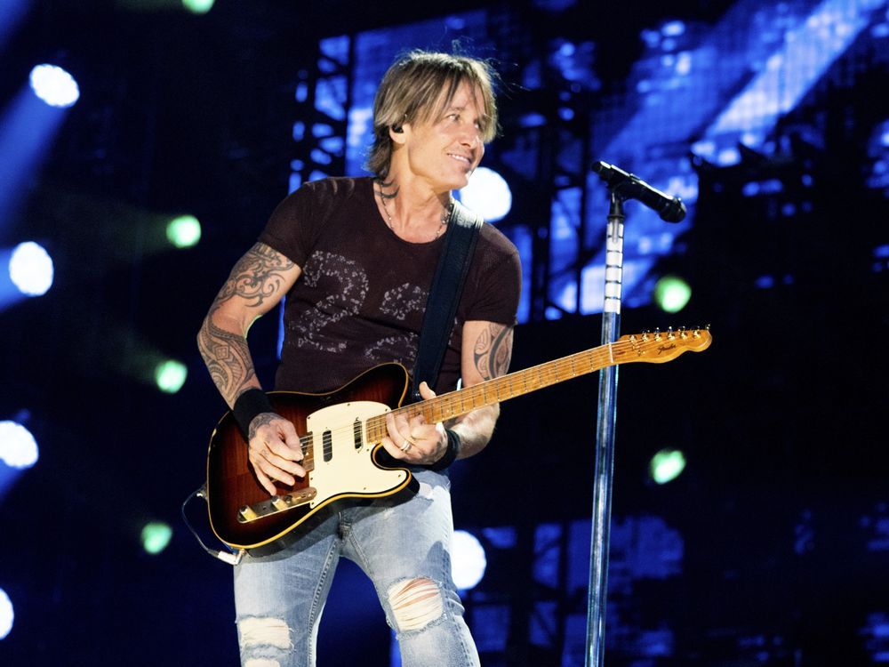 Keith Urban plays free pop-up concert outside Buc-ee’s in Alabama ...