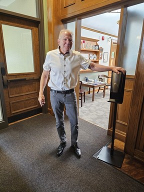 A guided tour of Stratford was made extra special with an appearance by Mayor Martin Ritsma. Laura Shantora Nelles/Toronto Sun
