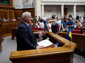 El recién nombrado Ministro de Asuntos Exteriores de Ucrania, Andrii Sybiha, se dirige a los parlamentarios antes de la votación sobre la aprobación oficial de su nominación por parte del parlamento ucraniano en Kiev el 5 de septiembre de 2024.