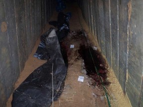 Esta foto sem data divulgada pelas Forças de Defesa de Israel mostra o túnel de Gaza onde seis reféns israelenses foram mortos recentemente por militantes do Hamas.