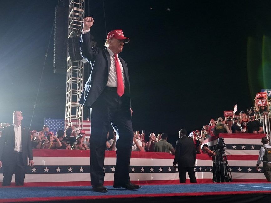 Man with loaded gun arrested at checkpoint near Donald Trump’s weekend rally in Southern California