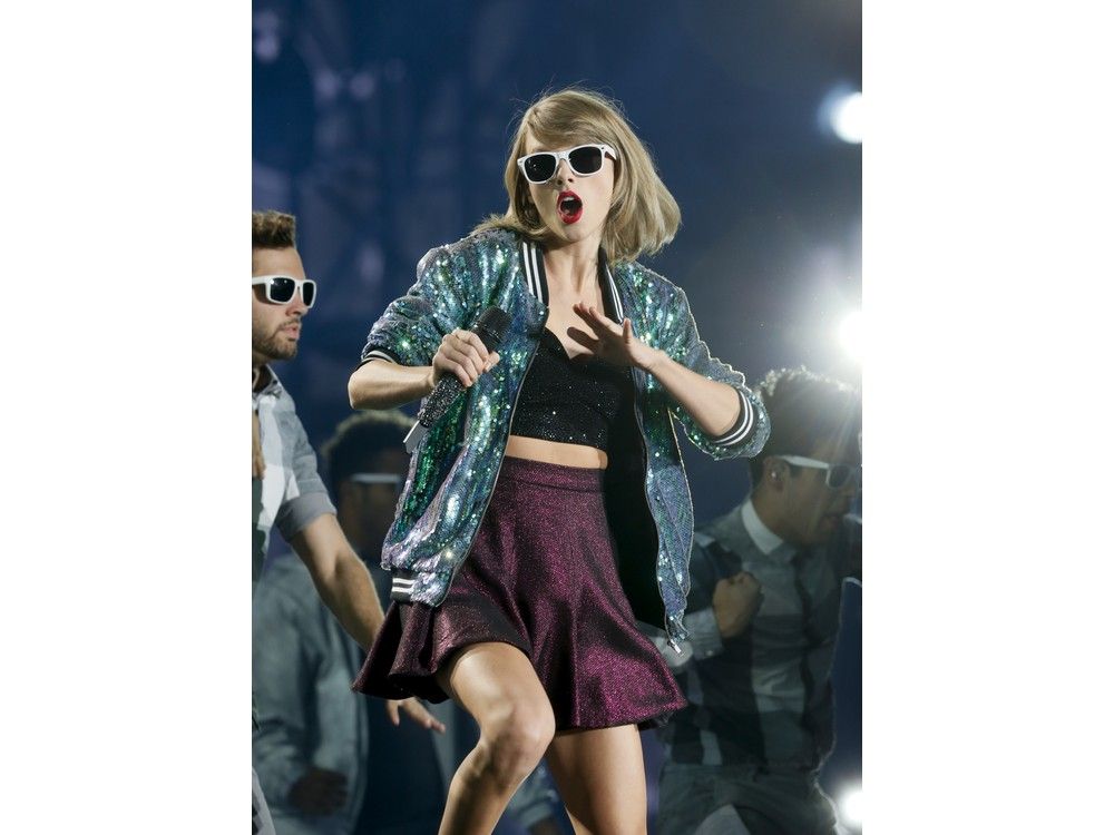 T Swift 2015 Rogers Centre