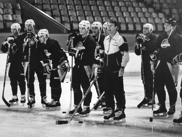 Hired to be fired - The life of an NHL coach: 'You can see the red dot on your chest'