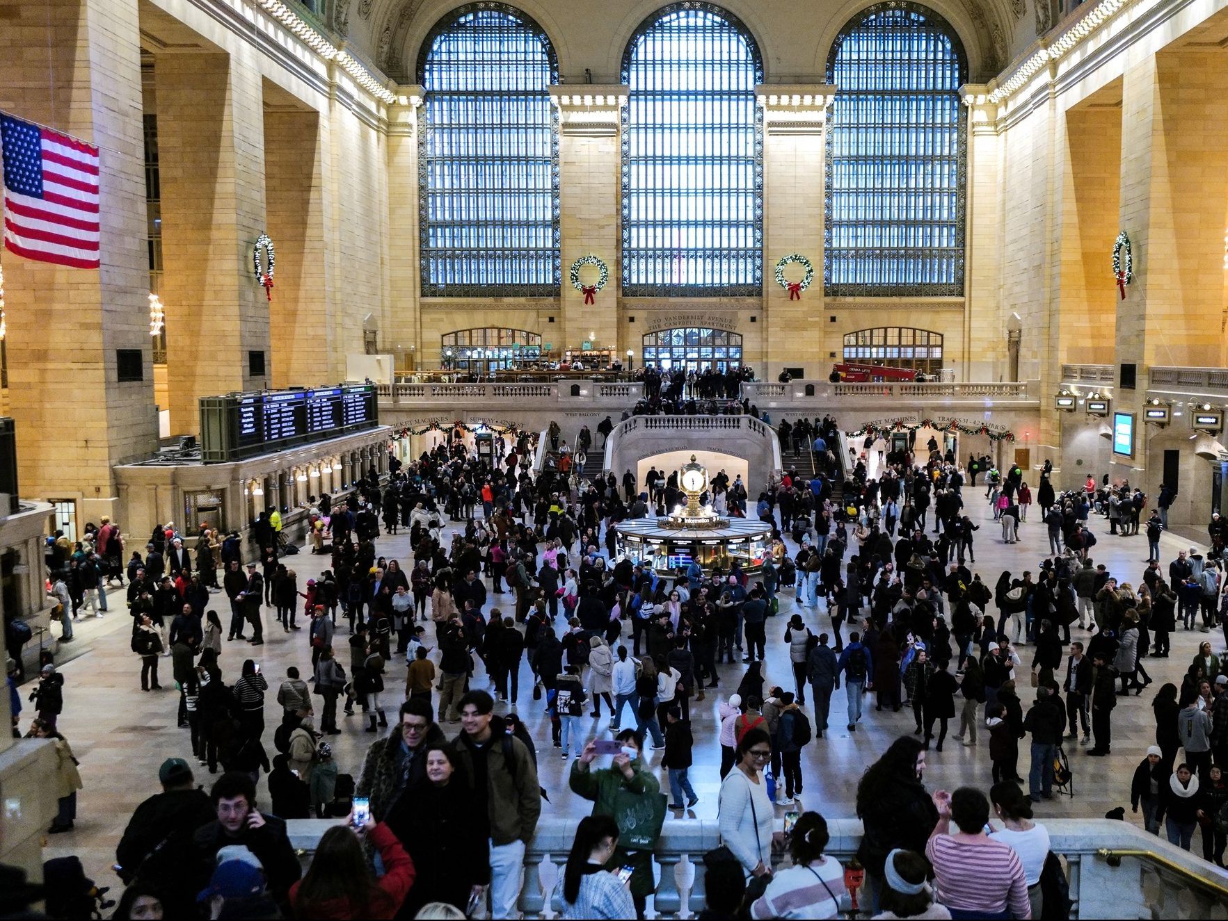 Man arrested in Christmas Eve attack on 2 people at N.Y.C. subway station