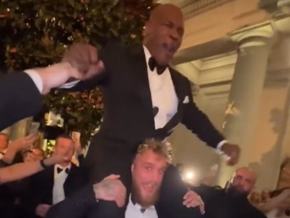 Jack Paul crió el hombro de Mike Tyson en la fiesta de apertura de Trump.
