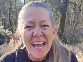 El ex patinador olímpico de EE. UU. Tonia Harding se unió el miércoles X.