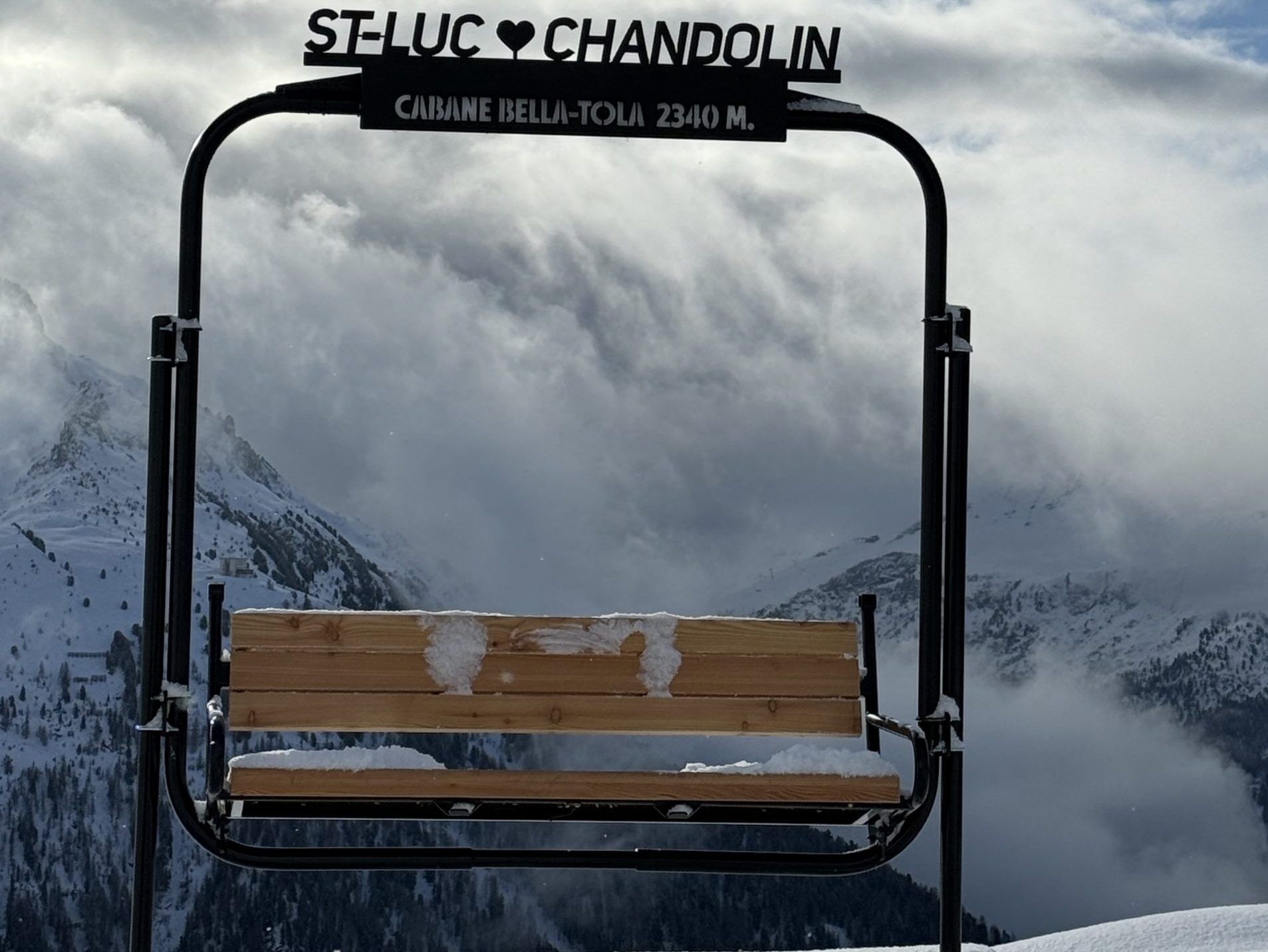 St-Luk/Chandlin Resort proporciona senderos abiertos de 60 km de ancho que proporcionan cada capa de esquiador. 