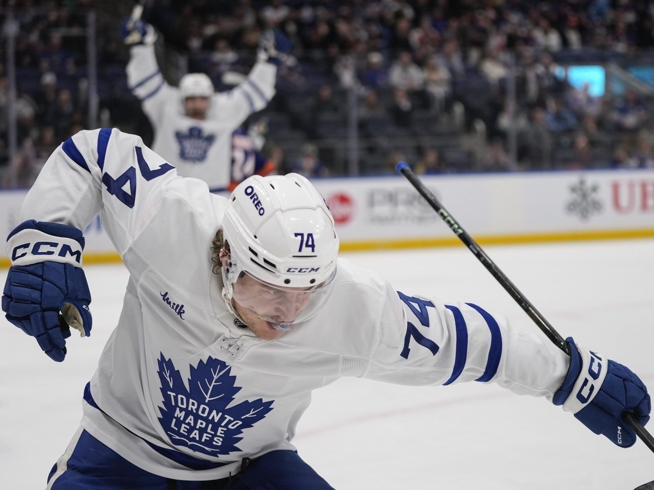 Woll, McMann propel Maple Leafs to road victory over Islanders