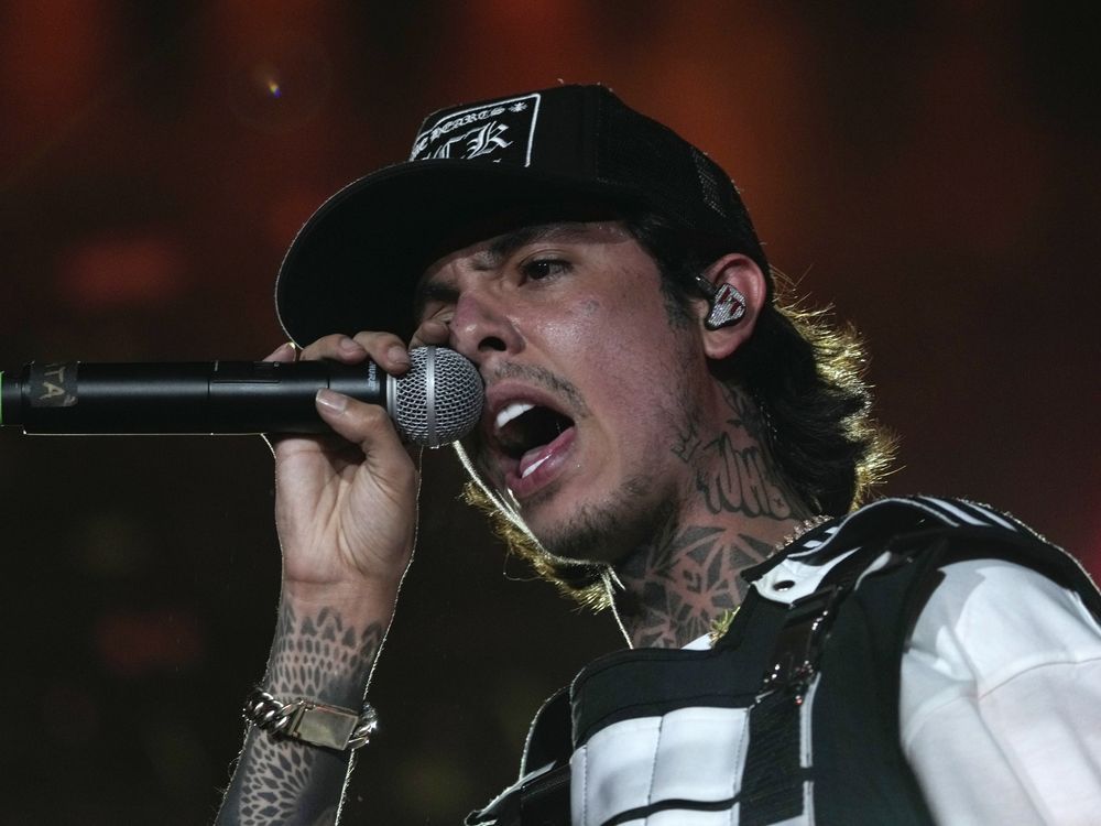 Mexico offers protection to corridos singer after drug cartel death threats