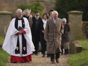 El rey Carlos III de Gran Bretaña llegó para un servicio iglesia en Santa María, la Virgen de Flatchum, Inglaterra, el 26 de enero de 2025.