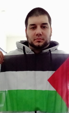 Daniel Khushanood (1) acaba de voltar a Toronto depois de cumprir três anos em uma prisão da Colúmbia Britânica.