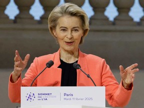 El presidente de la Comisión Europea, Ursula von Deer Lenn, habló durante una sesión completa de la Cumbre de Acción de Inteligencia Artificial (AI) el 7 de febrero de 2021.