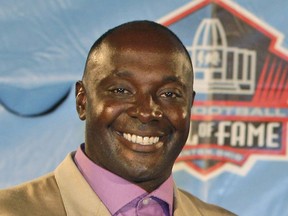 Archivo: muestra el Sterling Sharp of Ohio Canton's Pro Football Hall of Fame el 6 de agosto de 2011.