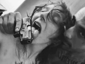 Turking: assassino Elizabeth Mascarelli e Maxwell Johnson posam para uma foto, Instagram