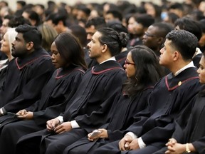 La educación universitaria pública se está destruyendo en Ontario.