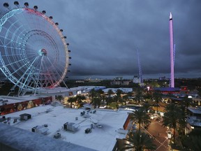 عوامل الجذب الرموز الحديقة ، عجلة