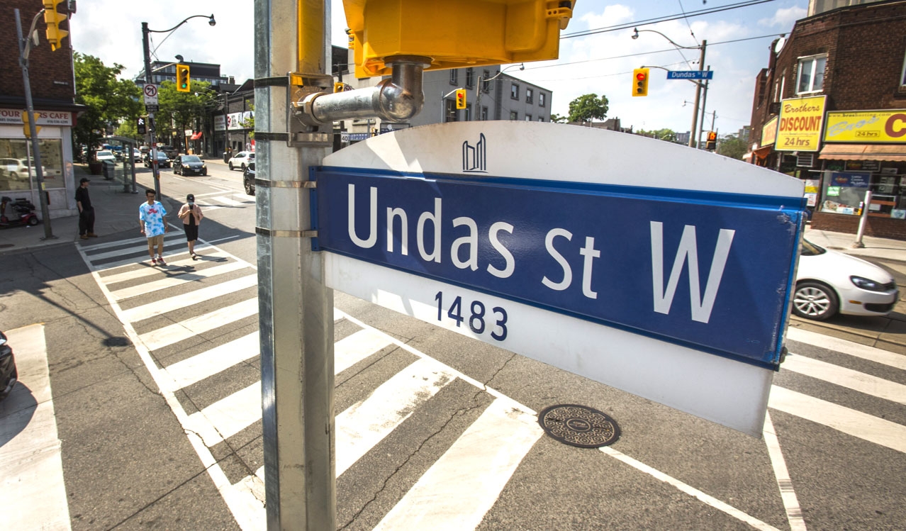 Not Dundas St., but “Undas St.”