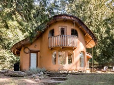 Cob Cottage on Mayne Island in B.C.
