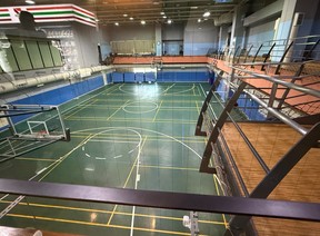 ASUS headquarters in Taipei, Taiwan, employs more than ten thousand people and features 20 restaurants, swimming pools and hot tubs, two huge gyms (including a basketball and badminton court, and exercise equipment), and Japanese gardens.