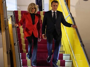 Lip Reader Reveals What Brigitte Macron Said After Shove Toronto Sun Lip Reader Reveals What Brigitte Macron Said After Shove Toronto Sun