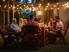 A niece wants to add two guests to a family reunion.