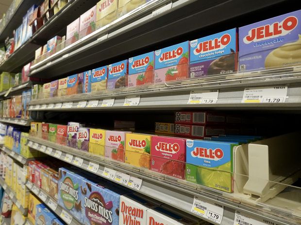 Kraft Heinz brand Jell-O boxes line a stores shelf on June 18, 2025 in Miami. The company announced that it will remove FD&C artificial dyes from its products by the end of 2027. 
