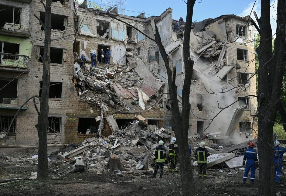 Russian attacks on Ukraine kill at least 10, injure dozens