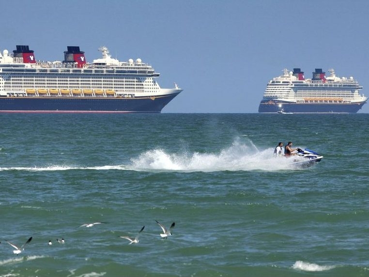 Mom was taking pictures of daughter when girl fell from Disney cruise