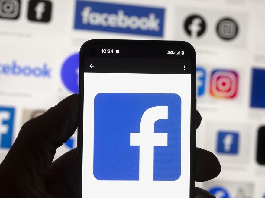  The Facebook logo is seen on a cellphone in Boston, USA, Oct. 14, 2022.