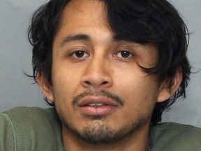 কেভিন থমাস দেলগাদো পিনা, 23।