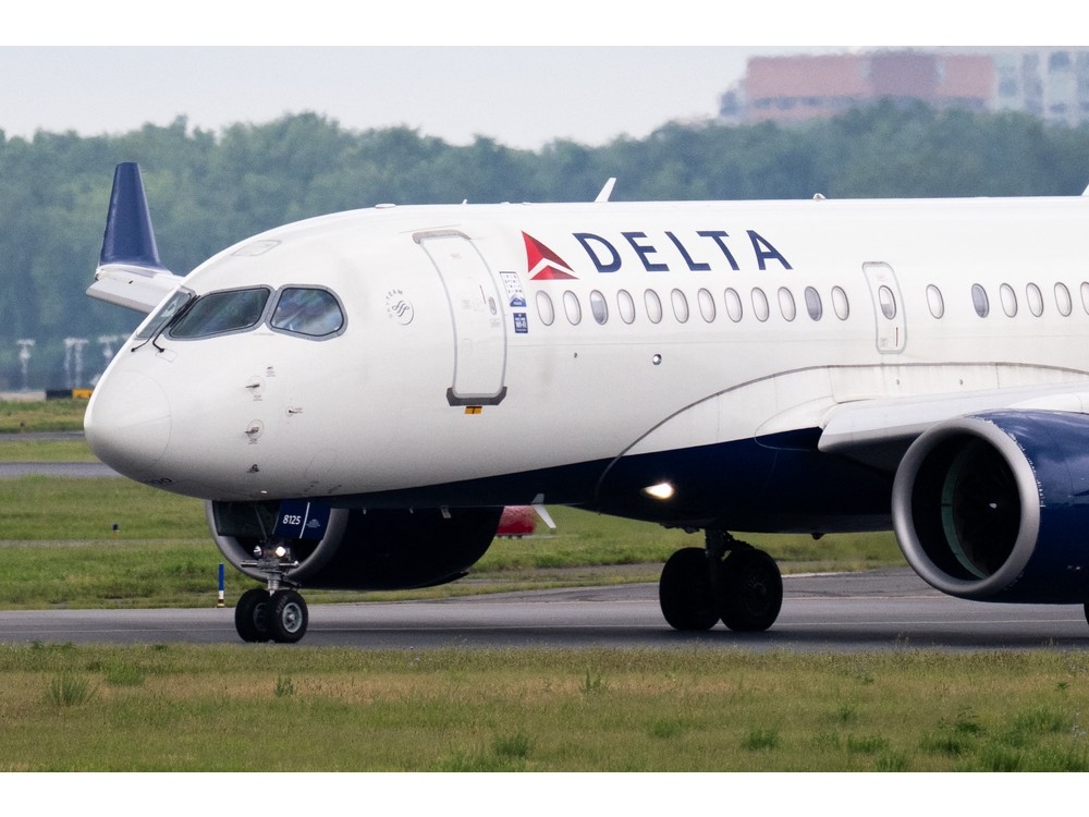 ‘Unpleasant odor’ from passenger’s food forces plane to turn around