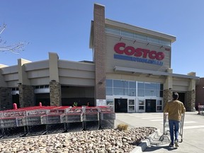 070125-Lululemon-Costco