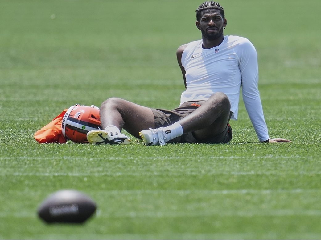 Browns rookie QB Shedeur Sanders suffers oblique injury | Toronto Sun